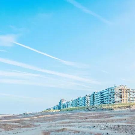 Apartment In Nieuwpoort With Ocean Views, Cleaning Included 아파트