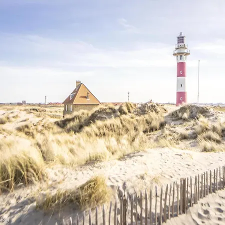 Apartment In Nieuwpoort With Ocean Views, Cleaning Included * 니우포르트