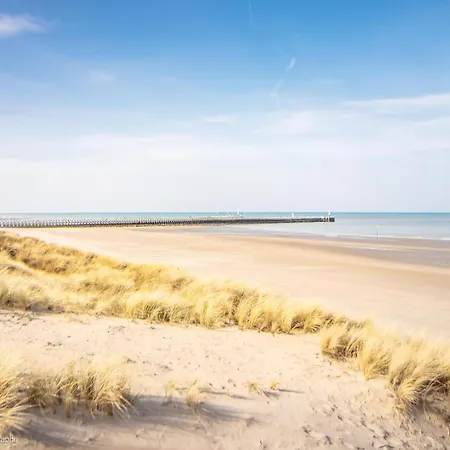 Apartment In Nieuwpoort With Ocean Views, Cleaning Included 아파트