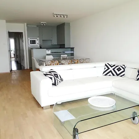 아파트 Apartment In Nieuwpoort With Ocean Views, Cleaning Included *