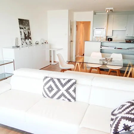 Apartment In Nieuwpoort With Ocean Views, Cleaning Included 아파트 니우포르트